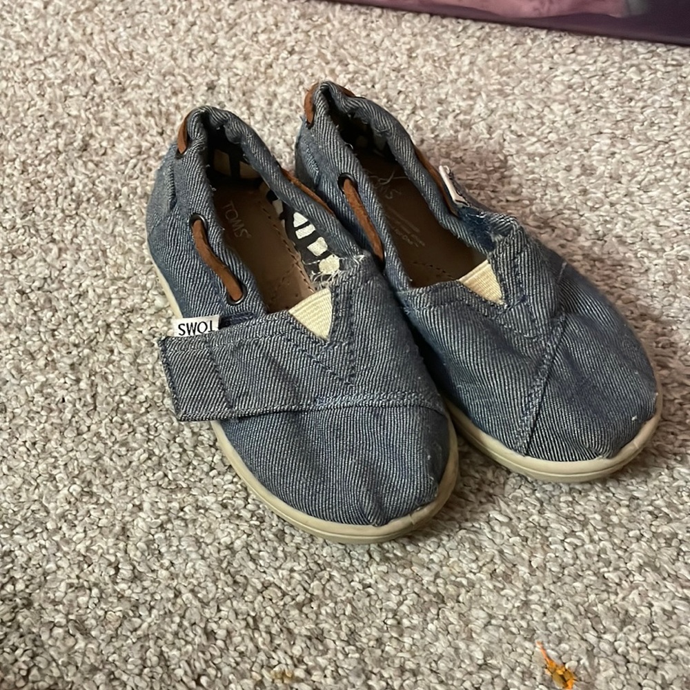 Toms shoes